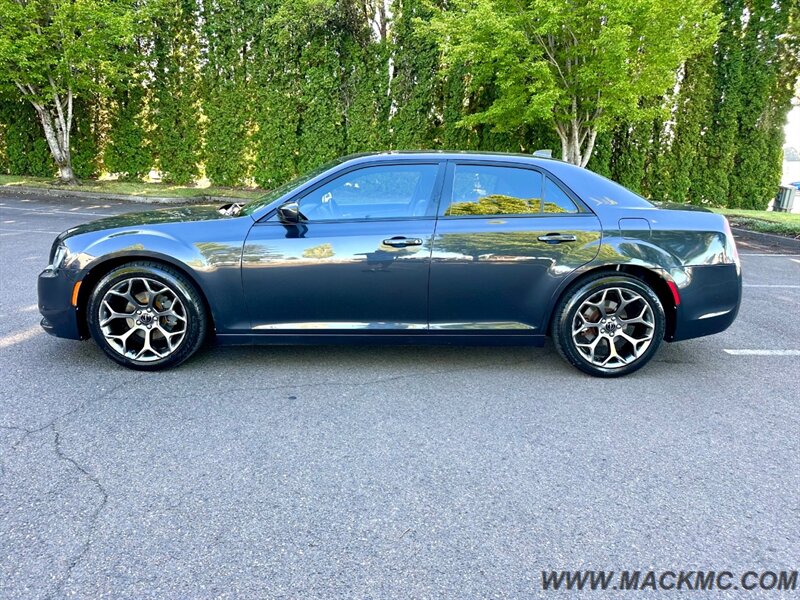 2015 Chrysler 300 Series S 1-owner panoramic Roof 31-MPG - Photo 10 - Hillsboro, OR 97123