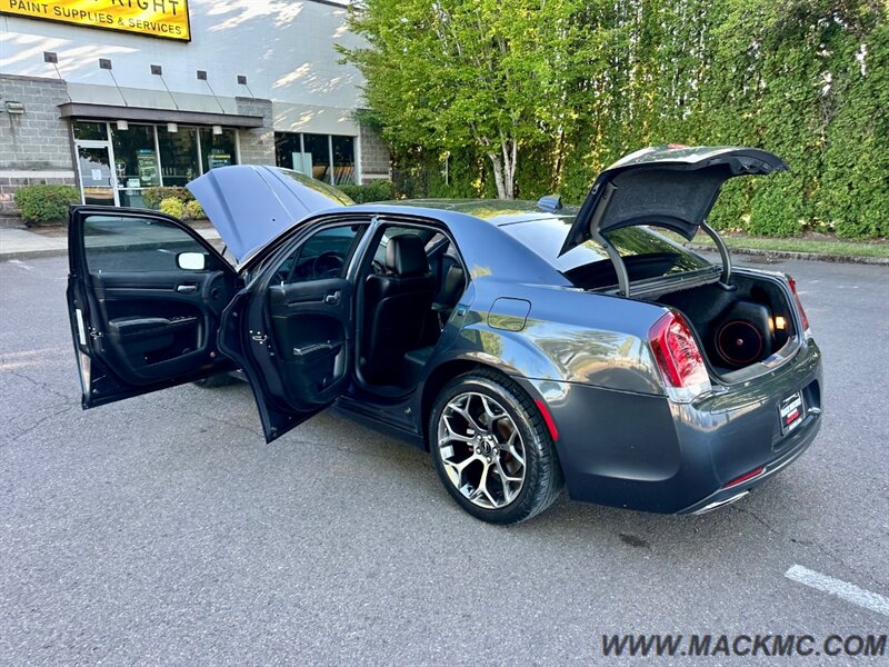 2015 Chrysler 300 Series S 1-owner panoramic Roof 31-MPG - Photo 30 - Hillsboro, OR 97123