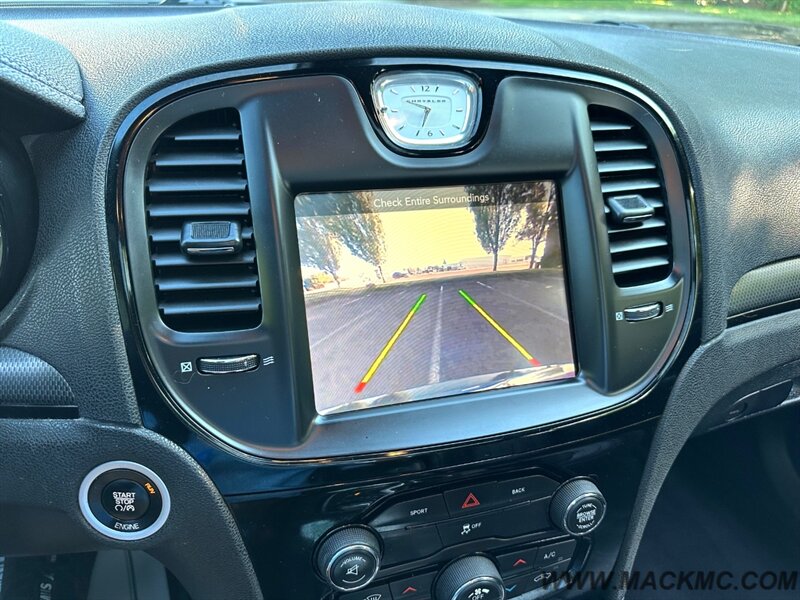 2015 Chrysler 300 Series S 1-owner panoramic Roof 31-MPG - Photo 16 - Hillsboro, OR 97123