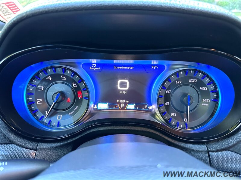 2015 Chrysler 300 Series S 1-owner panoramic Roof 31-MPG - Photo 14 - Hillsboro, OR 97123
