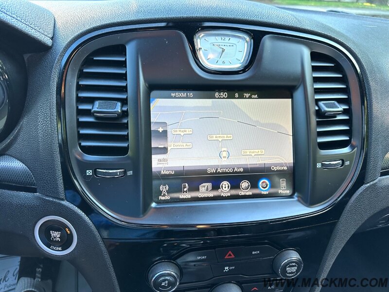 2015 Chrysler 300 Series S 1-owner panoramic Roof 31-MPG - Photo 15 - Hillsboro, OR 97123