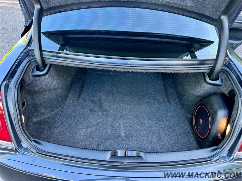 2015 Chrysler 300 Series S 1-owner panoramic Roof 31-MPG - Photo 23 - Hillsboro, OR 97123