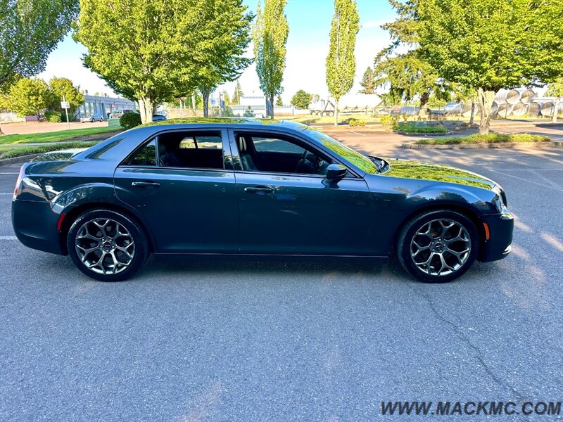 2015 Chrysler 300 Series S 1-owner panoramic Roof 31-MPG - Photo 5 - Hillsboro, OR 97123