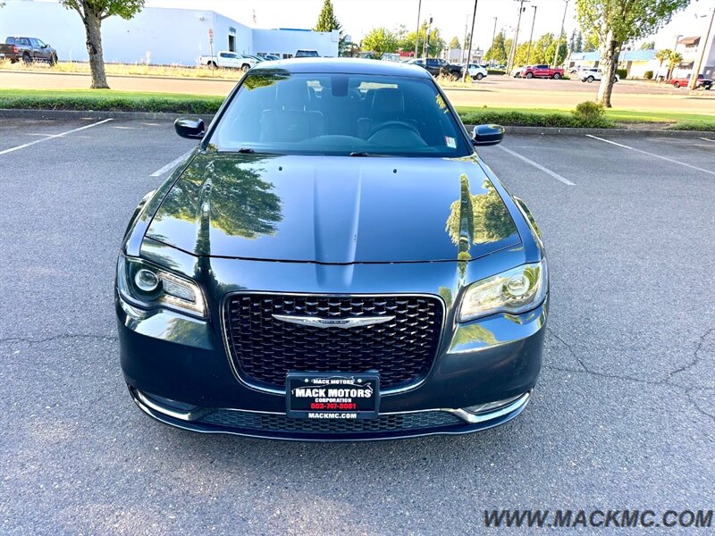 2015 Chrysler 300 Series S 1-owner panoramic Roof 31-MPG - Photo 3 - Hillsboro, OR 97123