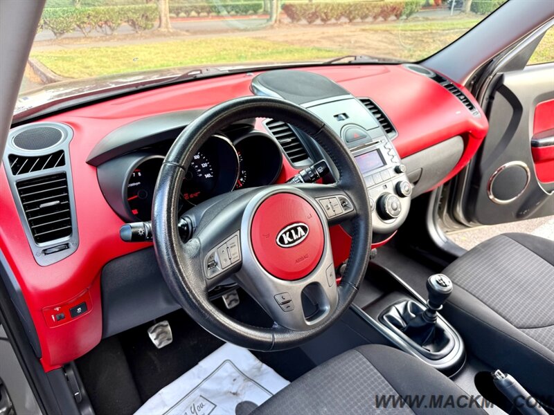 2010 Kia Soul Sport 5-Speed Manual 30-MPG - Photo 10 - Hillsboro, OR 97123
