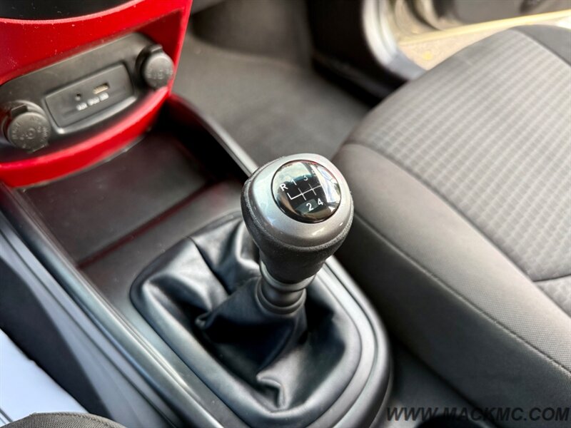 2010 Kia Soul Sport 5-Speed Manual 30-MPG - Photo 14 - Hillsboro, OR 97123