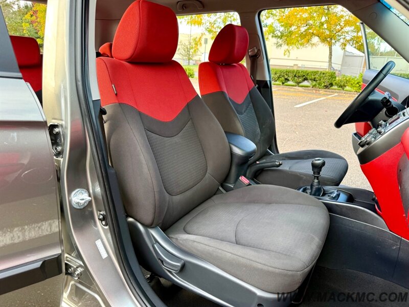 2010 Kia Soul Sport 5-Speed Manual 30-MPG - Photo 18 - Hillsboro, OR 97123