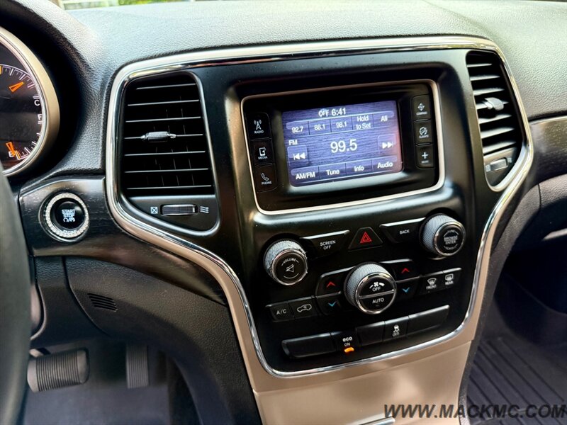 2014 Jeep Grand Cherokee Laredo Premium Wheels AWD 24-MPG   - Photo 14 - Hillsboro, OR 97123