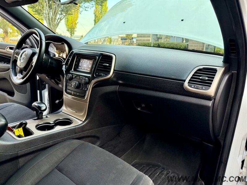 2014 Jeep Grand Cherokee Laredo Premium Wheels AWD 24-MPG   - Photo 2 - Hillsboro, OR 97123