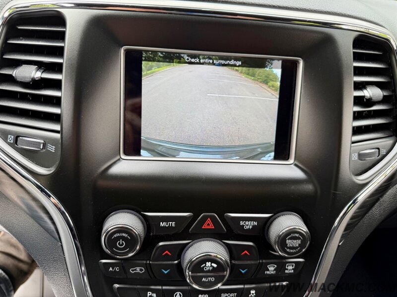 2019 Jeep Grand Cherokee Laredo AWD Back Up Camera V6 25-MPG   - Photo 18 - Hillsboro, OR 97123