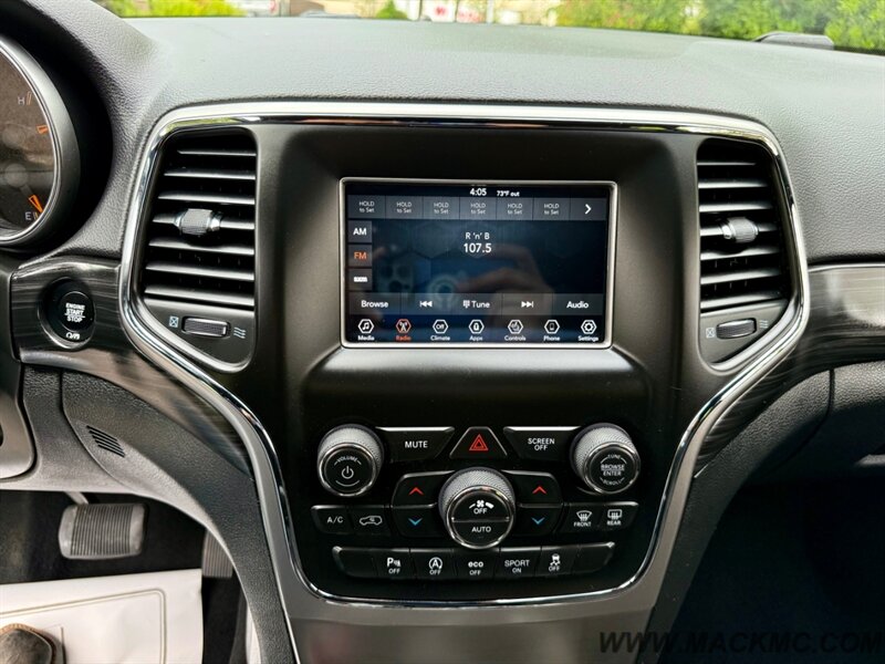 2019 Jeep Grand Cherokee Laredo AWD Back Up Camera V6 25-MPG   - Photo 17 - Hillsboro, OR 97123