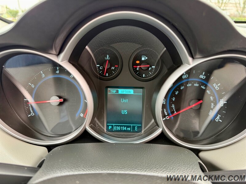 2013 Chevrolet Cruze LS Auto   - Photo 12 - Hillsboro, OR 97123