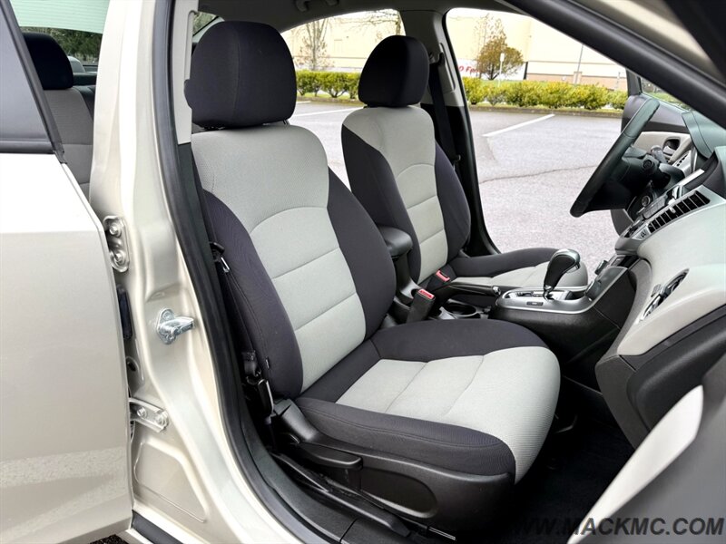 2013 Chevrolet Cruze LS Auto   - Photo 16 - Hillsboro, OR 97123