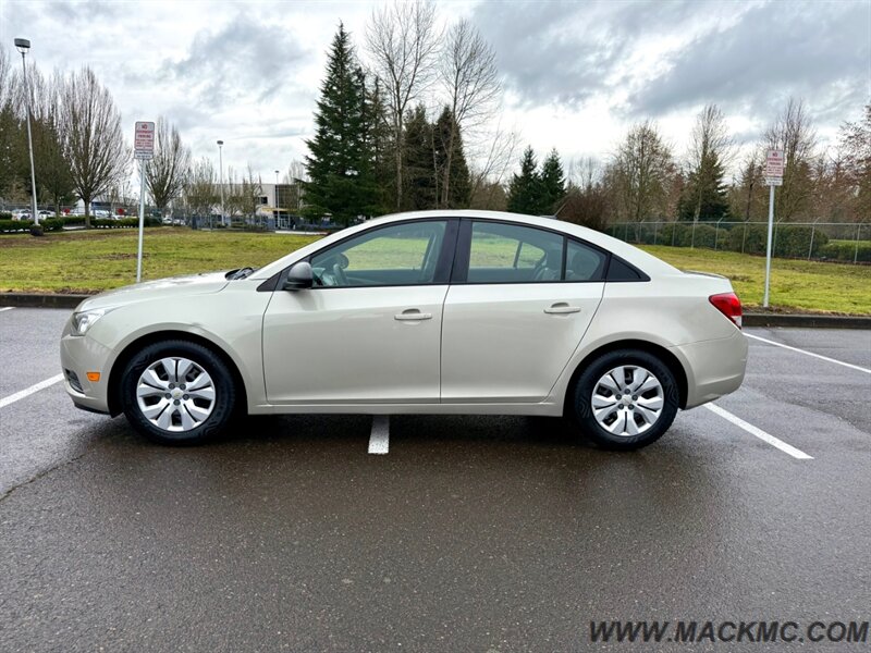 2013 Chevrolet Cruze LS Auto   - Photo 3 - Hillsboro, OR 97123
