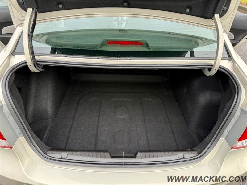 2013 Chevrolet Cruze LS Auto   - Photo 19 - Hillsboro, OR 97123