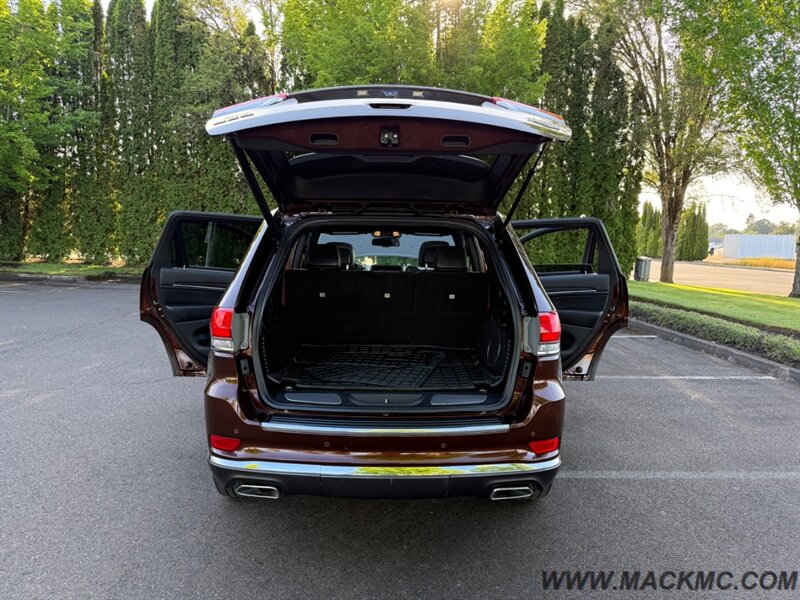 2014 Jeep Grand Cherokee Summit Dual Pano Roof Loaded Navi  AWD   - Photo 32 - Hillsboro, OR 97123