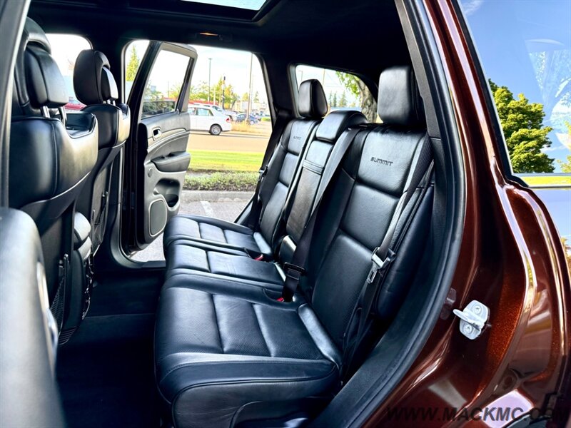 2014 Jeep Grand Cherokee Summit Dual Pano Roof Loaded Navi  AWD   - Photo 21 - Hillsboro, OR 97123