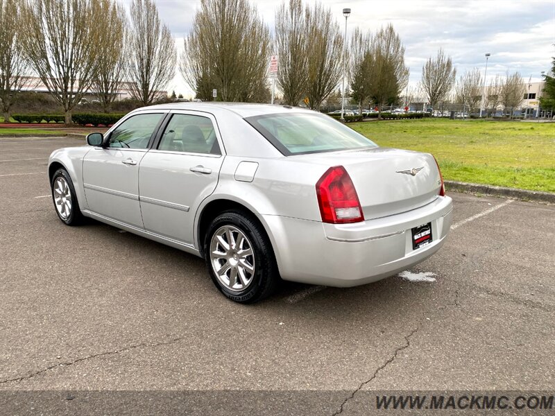 2007 Chrysler 300 Series Touring   - Photo 10 - Hillsboro, OR 97123