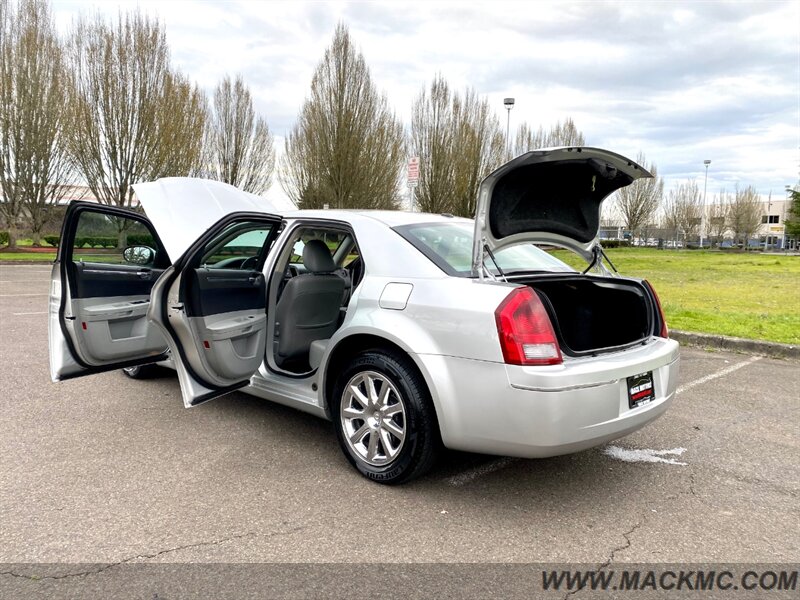 2007 Chrysler 300 Series Touring   - Photo 28 - Hillsboro, OR 97123