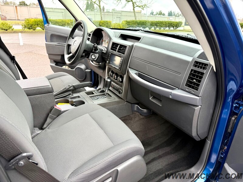 2009 Jeep Liberty Sport Rocky Mountain Edition 1-Owner 45K Miles   - Photo 2 - Hillsboro, OR 97123