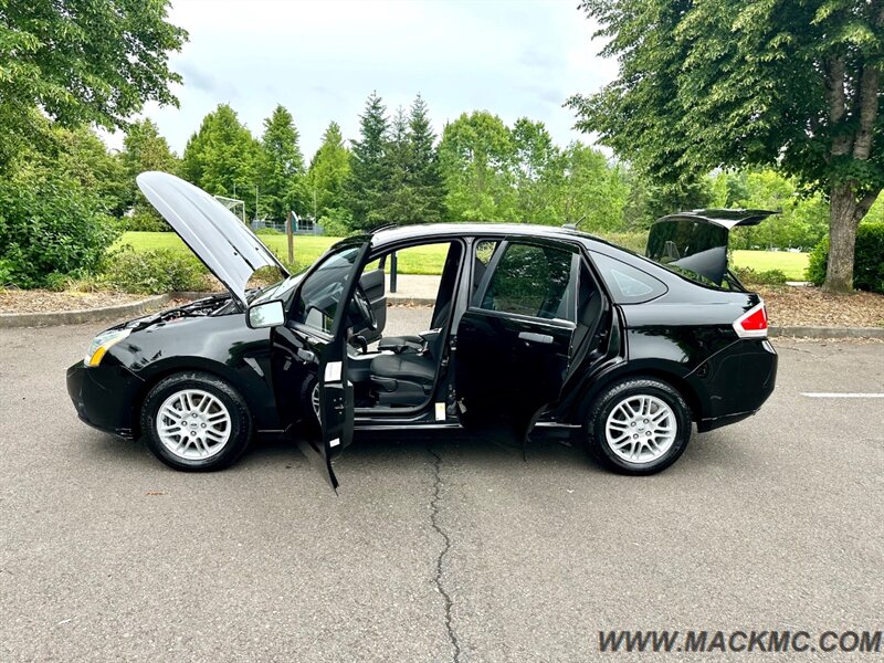 2011 Ford Focus SE   - Photo 19 - Hillsboro, OR 97123