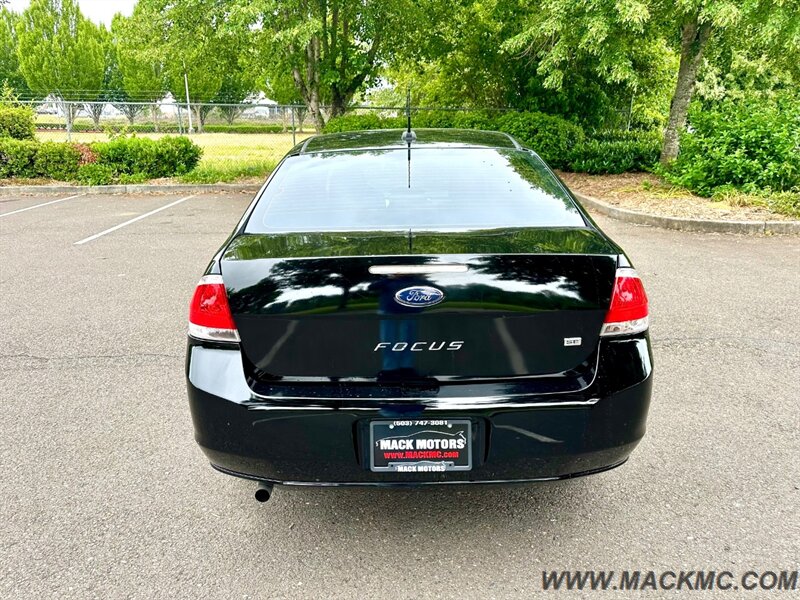 2011 Ford Focus SE   - Photo 9 - Hillsboro, OR 97123