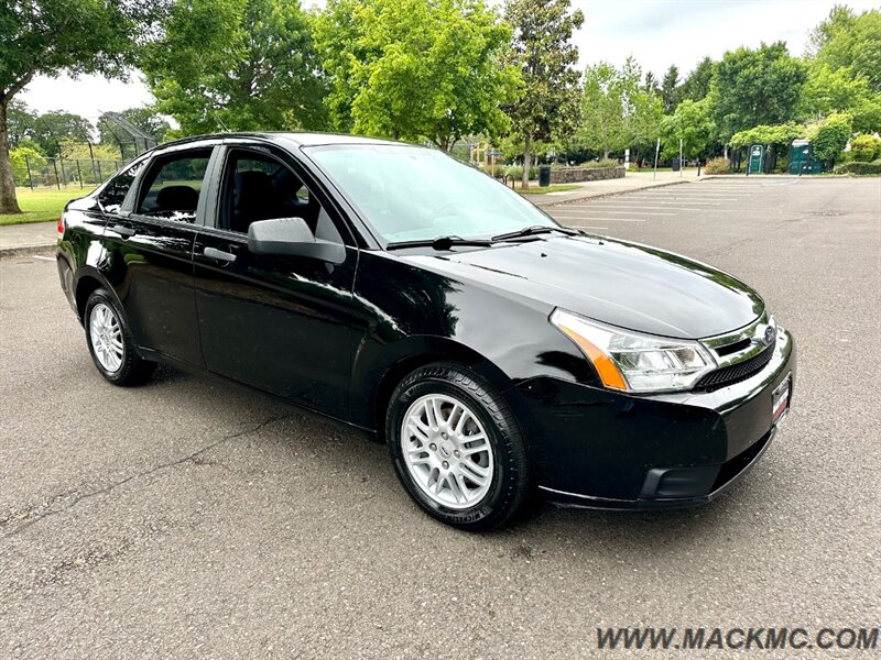 2011 Ford Focus SE   - Photo 6 - Hillsboro, OR 97123