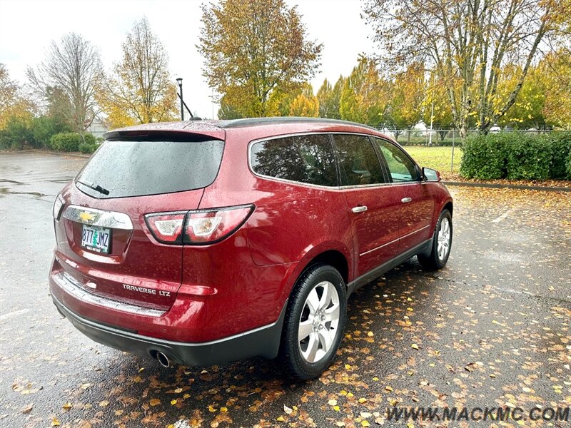 2015 Chevrolet Traverse LTZ Loaded  Low Miles AWd   - Photo 8 - Hillsboro, OR 97123