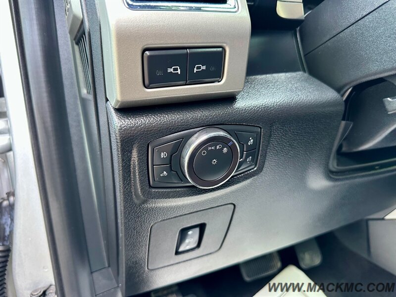 2017 Ford F-150 Lariat Crew Cab Loaded Pano Roof Lifted Premium   - Photo 30 - Hillsboro, OR 97123