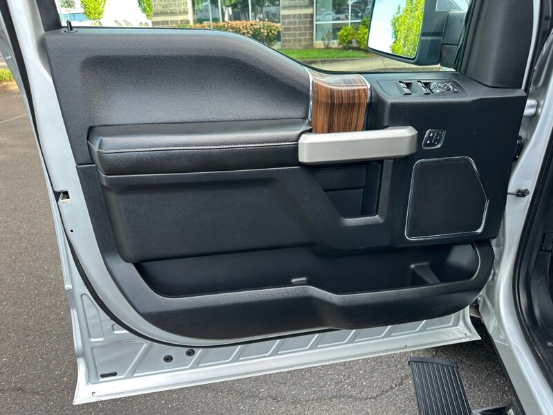 2017 Ford F-150 Lariat Crew Cab Loaded Pano Roof Lifted Premium   - Photo 28 - Hillsboro, OR 97123