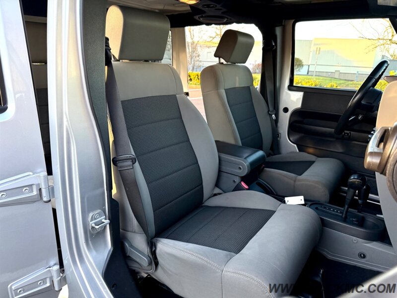 2010 Jeep Wrangler Sport 4 Door Automatic Hardtop MT's   - Photo 14 - Hillsboro, OR 97123