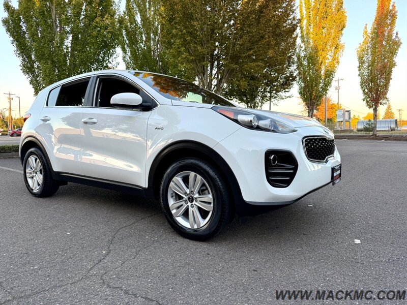 2017 Kia Sportage LX AWD Back Up Camera only 75K Low Miles   - Photo 4 - Hillsboro, OR 97123