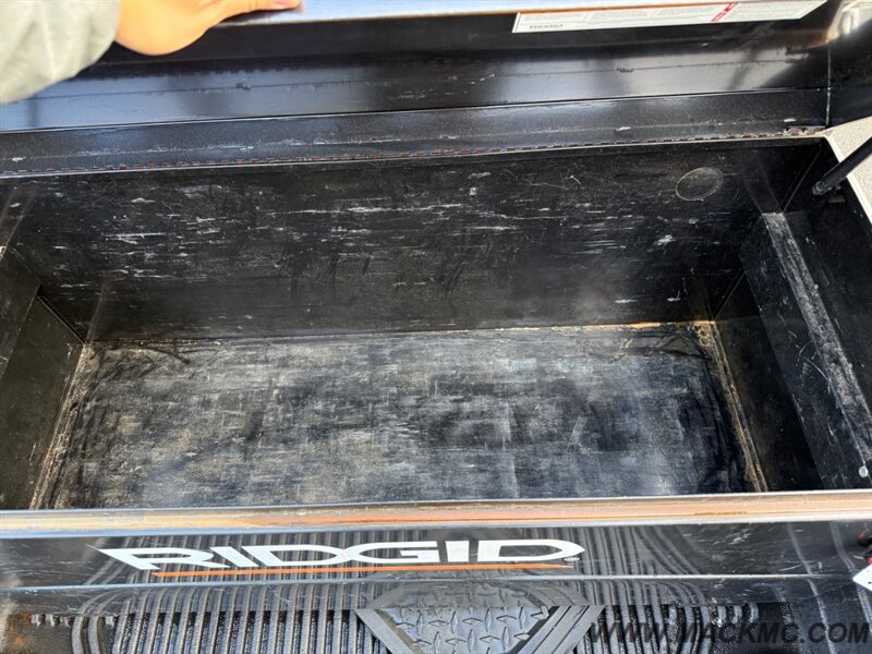 2017 RAM 1500 SLT v8 Hemi 8FT Long Bed Rack Storage 4x4 - Photo 11 - Hillsboro, OR 97123