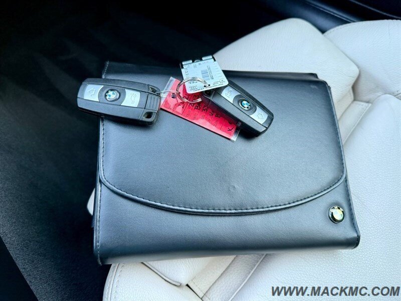 2013 BMW 335i E93 Hardtop Convertible 57K Low Miles - Photo 34 - Hillsboro, OR 97123