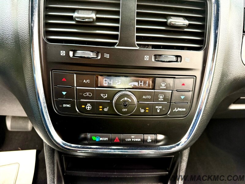 2018 Dodge Grand Caravan GT Leather Back Up Camera Heated Seats   - Photo 19 - Hillsboro, OR 97123