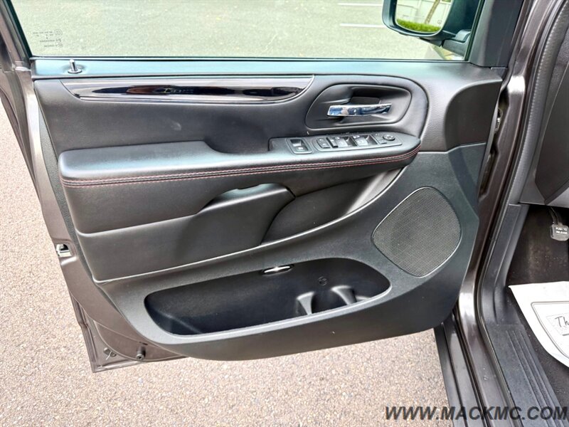 2018 Dodge Grand Caravan GT Leather Back Up Camera Heated Seats   - Photo 22 - Hillsboro, OR 97123