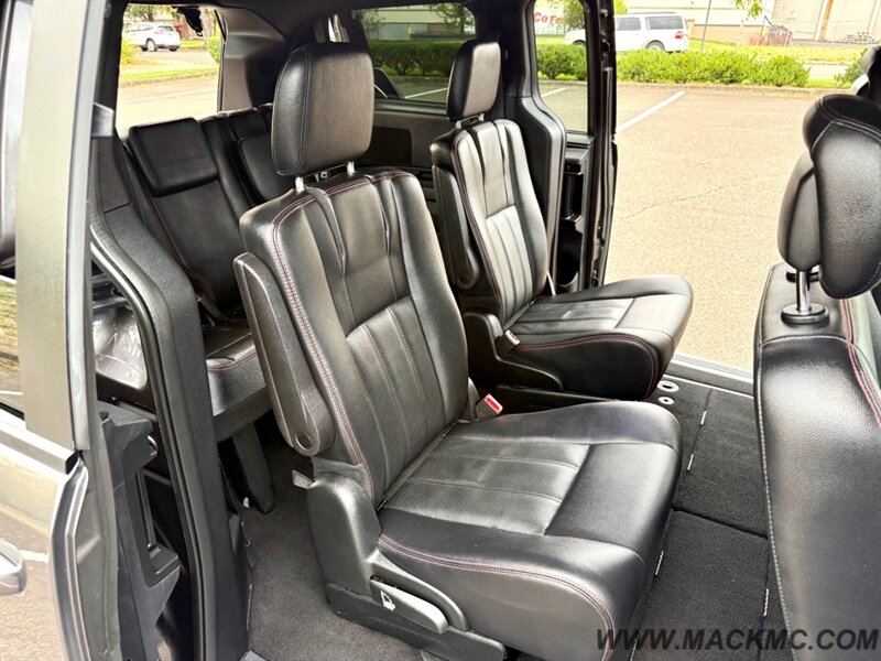 2018 Dodge Grand Caravan GT Leather Back Up Camera Heated Seats   - Photo 13 - Hillsboro, OR 97123