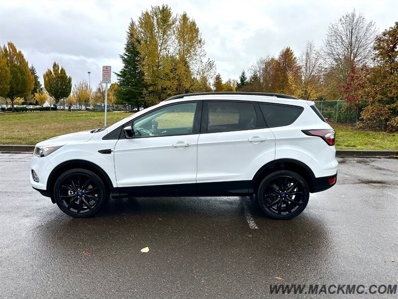 2017 Ford Escape SE Moonroof Heated Seats AWD   - Photo 4 - Hillsboro, OR 97123