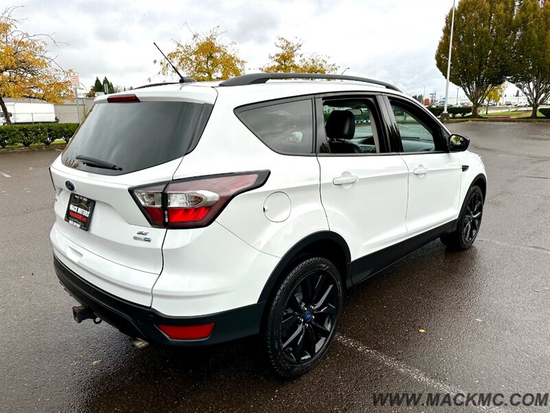 2017 Ford Escape SE Moonroof Heated Seats AWD   - Photo 8 - Hillsboro, OR 97123