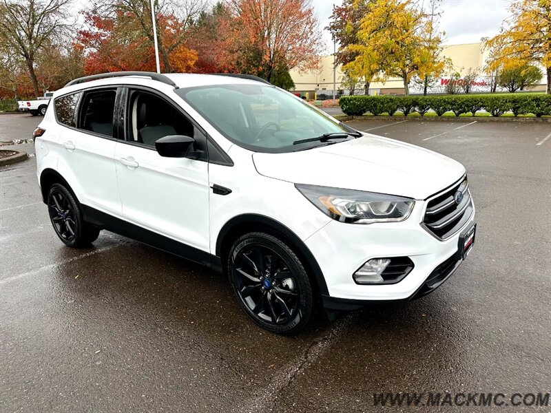 2017 Ford Escape SE Moonroof Heated Seats AWD   - Photo 6 - Hillsboro, OR 97123