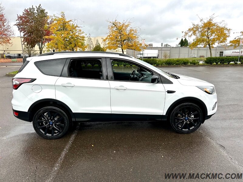 2017 Ford Escape SE Moonroof Heated Seats AWD   - Photo 7 - Hillsboro, OR 97123