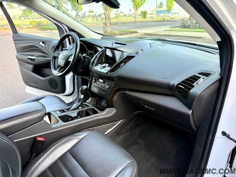 2017 Ford Escape Titanium Leather Navi Back Up Camera AWD - Photo 2 - Hillsboro, OR 97123