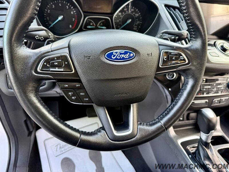 2017 Ford Escape Titanium Leather Navi Back Up Camera AWD - Photo 12 - Hillsboro, OR 97123