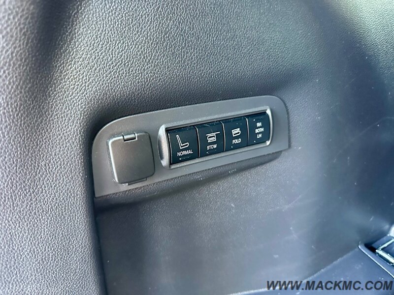 2012 Ford Explorer Limited 88K Low Miles Brand New Tires 3RD Row   - Photo 27 - Hillsboro, OR 97123