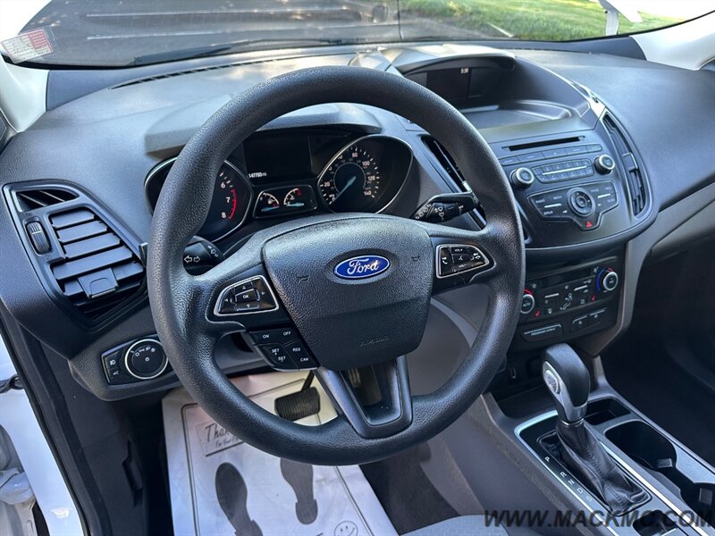 2018 Ford Escape SE AWD 1-Owner Back Up Camera 28-MPG - Photo 10 - Hillsboro, OR 97123