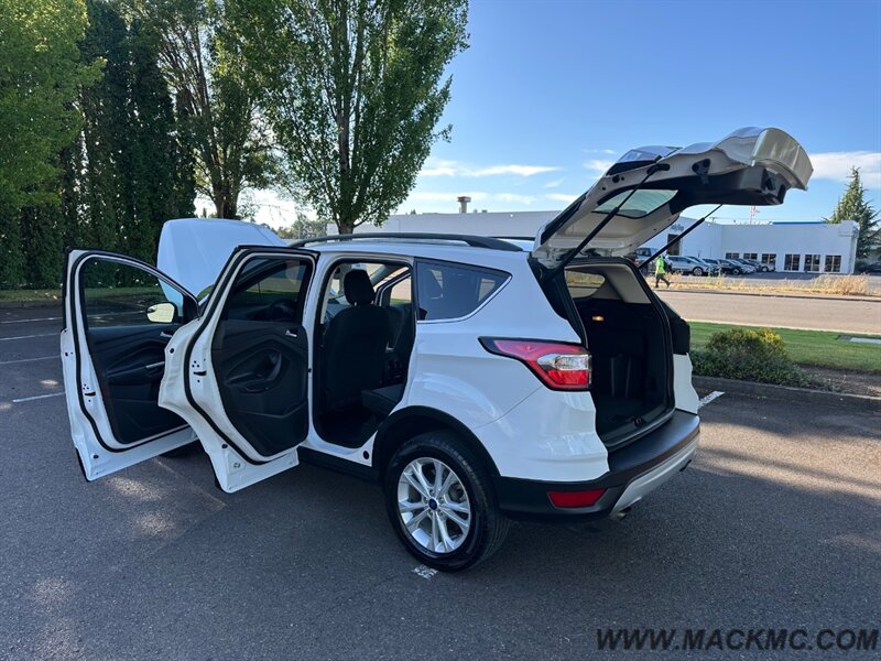 2018 Ford Escape SE AWD 1-Owner Back Up Camera 28-MPG - Photo 28 - Hillsboro, OR 97123