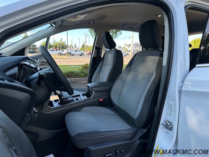 2018 Ford Escape SE AWD 1-Owner Back Up Camera 28-MPG - Photo 16 - Hillsboro, OR 97123