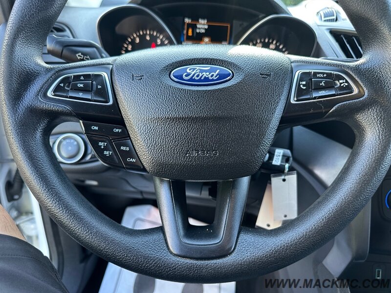 2018 Ford Escape SE AWD 1-Owner Back Up Camera 28-MPG - Photo 11 - Hillsboro, OR 97123