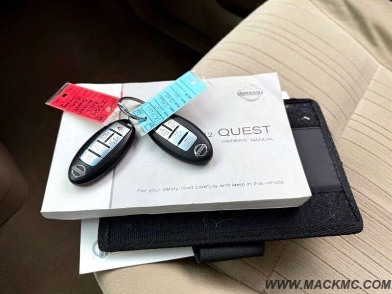 2012 Nissan Quest 3.5 SV 7-Passenger 2-owners Low Miles - Photo 12 - Hillsboro, OR 97123