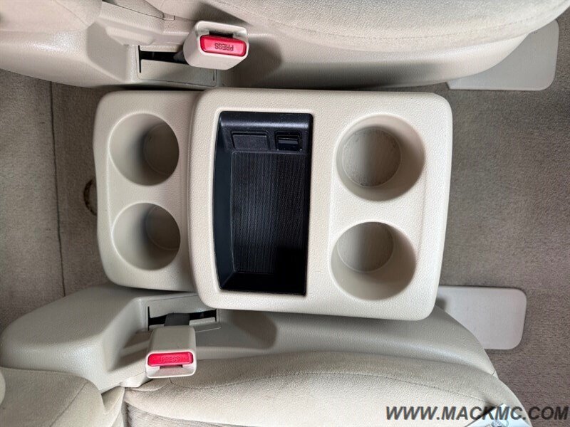 2012 Nissan Quest 3.5 SV 7-Passenger 2-owners Low Miles - Photo 18 - Hillsboro, OR 97123